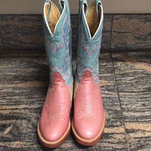 Woman’s Tony Lama boots size 7 1/2